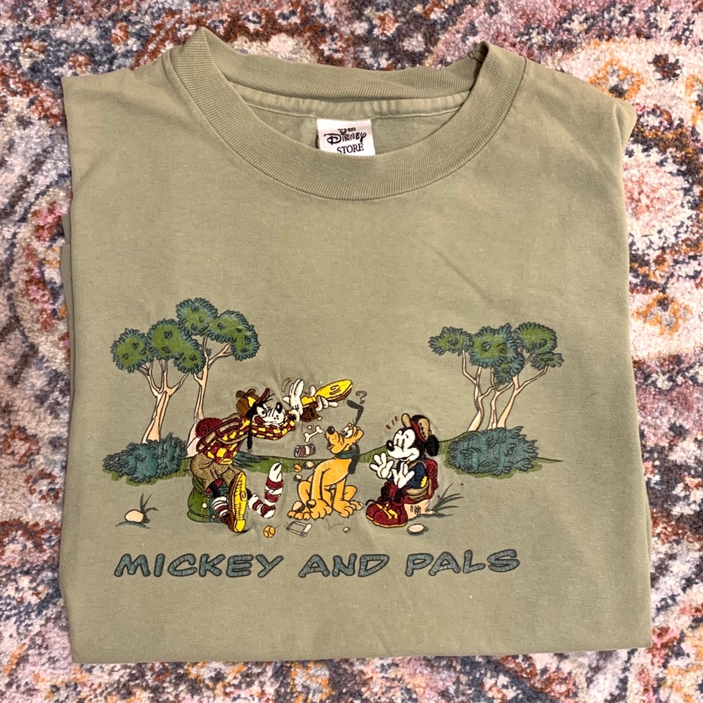 Vintage Disney Store embroidered t-shirt